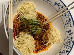 大碗鸡丝凉面-将军府·鸡毛店(武侯祠店)
