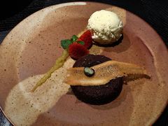 熔岩蛋糕配香草冰淇淋-杭州桐庐康莱德酒店西餐厅-舍