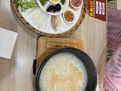 -花馬肆.云南过桥米线(汉神购物广场现场熬汤店)