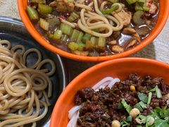 -玲玲米粉·新疆现炒米粉(大十字总店)