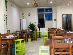 大堂-16年老字号鑫鑫猪肚鸡·椰子鸡海南火锅(兴隆华侨农场店)