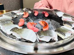 -围炉肉舍•炭烤活鳗•丹东海鲜烤肉(步行街店)