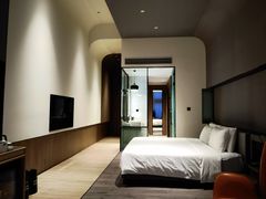 -上海虹桥中心爱琴海亚朵S酒店