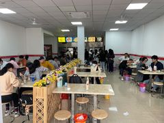 大堂-凤张螺蛳粉·爽口粉(跃进路总店)