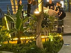 -茅草房·河畔园林火锅