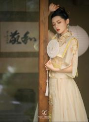 -桃子造型婚纱礼服(凤起广场店)