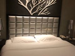 -昆明朗威酒店(昆明站火车站双桥夜市风情街店)