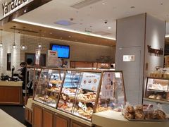 面包甜点陈列柜-山崎面包(静安久光店)