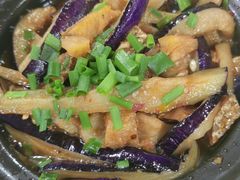 茄子煲-黄记四更烤乳猪店
