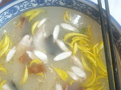 -桥香园过桥米线(国贸店)