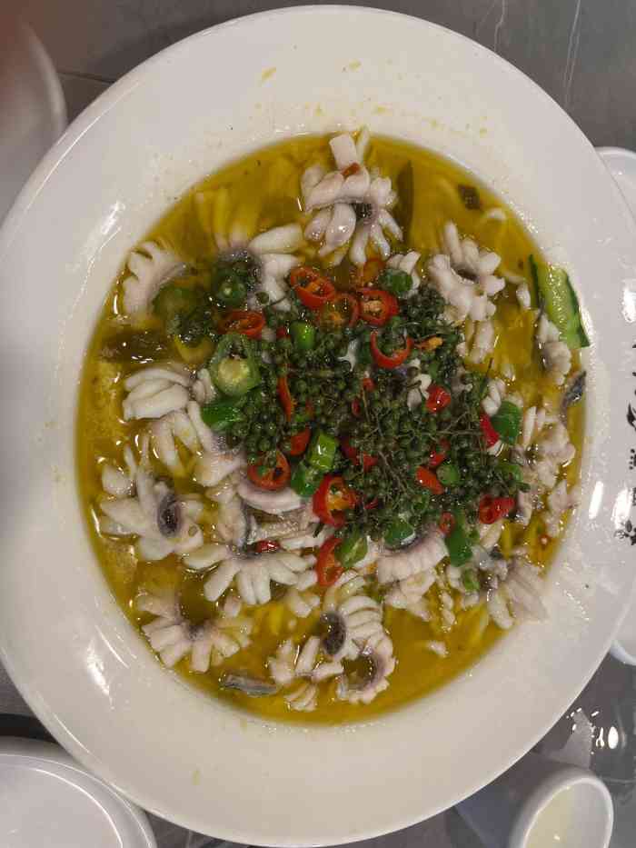 三猫黑鱼花(北门桥店)-"黑鱼花切的很漂亮 像鱿鱼一样 整盆鱼.