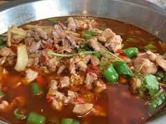 -兔行天下-鸿鹤鲜锅兔(中海国际店)