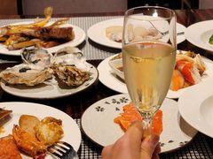 -广州万富希尔顿酒店·感趣自助餐厅·金秋蟹宴生蚝海鲜刺身
