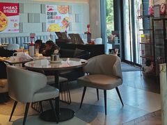 -必胜客(尹山湖歌林公园店)
