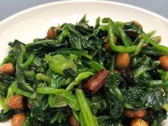 果仁菠菜-好嫂子酱猪手•农家菜(华远坊店)