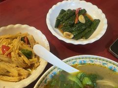 -金杨拉面王小吃面馆·牛三宝面·红烧牛肉粉