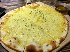 芝士蜂蜜披萨-MI WU FACTORY米屋美食工厂餐厅(绿地店)
