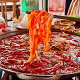 爱吃辣火锅的朋友们听我把话说完……