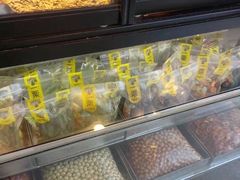 面包甜点陈列柜-一栗·新鲜零食炒货(太原街沃尔玛店)