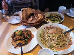 -关东小磨东北菜(上海长风大悦城店)