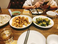 -泉畔人家·老济南经典鲁菜(大明湖店)