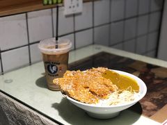 猪颈排鸡蛋扒饭-食运茶餐厅(文化宫店)