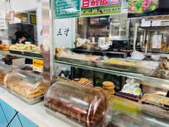 面包甜点陈列柜-老磁器口豆汁店(天坛店)