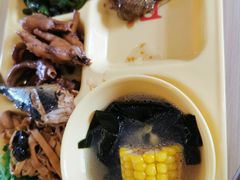 -平望服务区·停车场