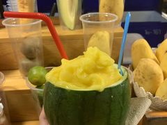 -席娜卡琳火车铁道夜市