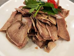 -侬佳蒸菜馆(听潮店)