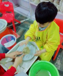 -泥娃娃DIY陶吧(易生活购物公园店)