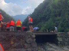 -安吉龙王山峡谷漂流