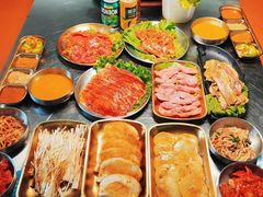 -胡悦里韩式烤肉(芝罘万达广场店)