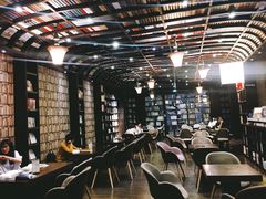 -钟书阁(松江泰晤士小镇店)