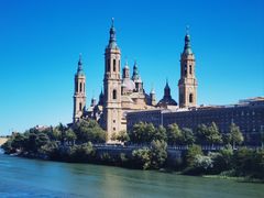 -皮拉尔圣母圣殿主教座堂