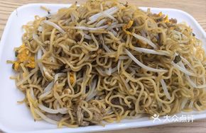 Stir-fried Noodles with Fresh Meat and Eggs