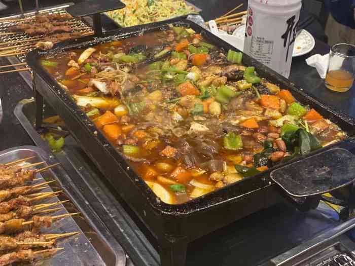 大连胖姐活羊烧烤果木烤鱼(百合山庄店)-"口味不错 环境干净整洁 非常