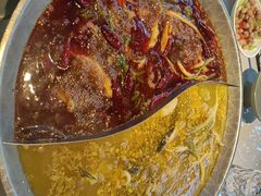 -爱你您·自家鱼塘·活水喷泉鱼火锅(八里店)