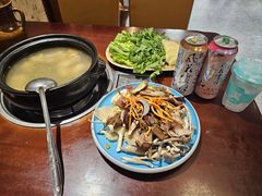 -菌之家·专业纯野生菌火锅·特色炒菌