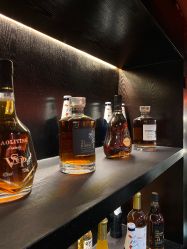 -东方先生国潮男士理发馆