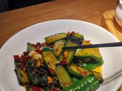紫苏煎小黄瓜-费大厨辣椒炒肉(万家丽一店)