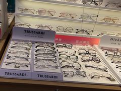 -爱视眸Eyeblling眼镜·依视路·蔡司镜片折扣店(百联南方商城购物中心)
