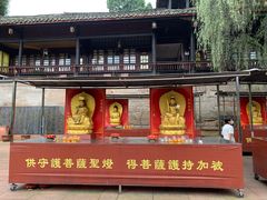 -峨眉山报国寺