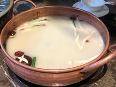 -三人行骨头王火锅(长寿店)