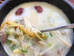 牛膝骨雪浓汤-神仙雪浓汤(明洞店)