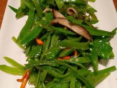 五彩花菇荷兰豆-云海肴·汽锅鸡·云南菜(广安门天虹店)