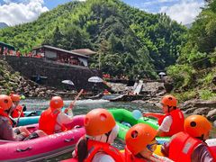 -安吉龙王山峡谷漂流