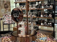 -Laderach 莱德拉(上海环贸iapm店)