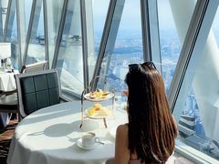 -广州塔卢特斯法国旋转餐厅
