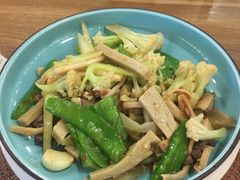 阳江小盆菜-先记烧鹅王·本地粤菜(福永店)